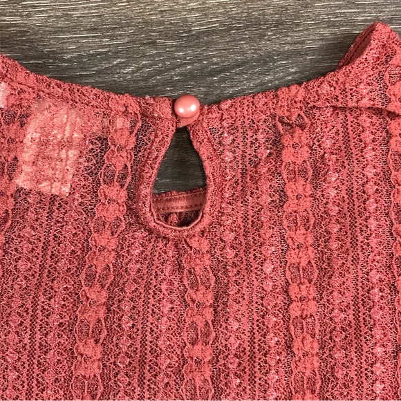 Coco & Shay Womens Long Sleeve Elegant Casual Scarlet Autumn Top Solid Sheer NEW - Picture 3 of 7